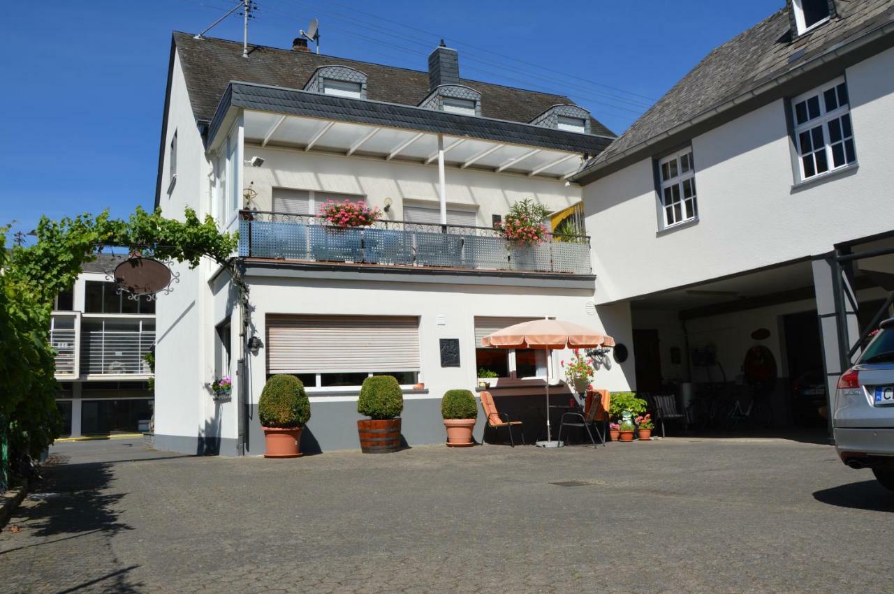 Wein & Gastehaus Ballmann Trittenheim Extérieur photo